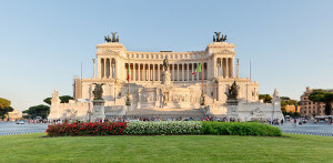 1280px-Piazza_Venezia_-_Il_Vittoriano