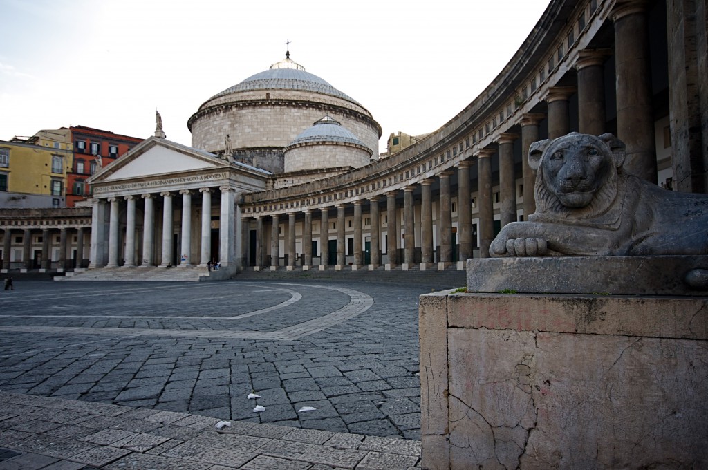 NAPOLI-TOUR